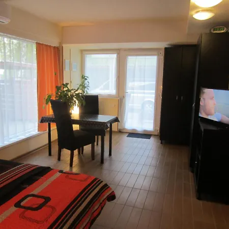 Elso Fecske Apartment *