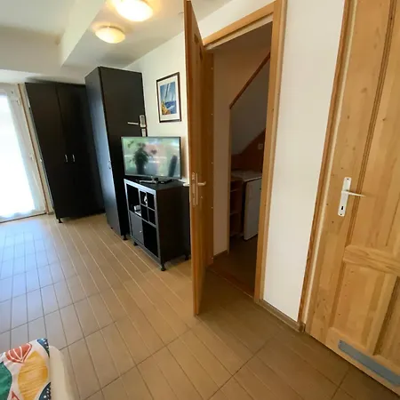 Elso Fecske Apartment